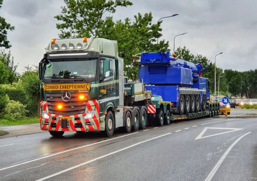 Mercedes Benz Actros Mp4 Slt Giga Space 8x4 Lowloader 4 Axle Dolly 2